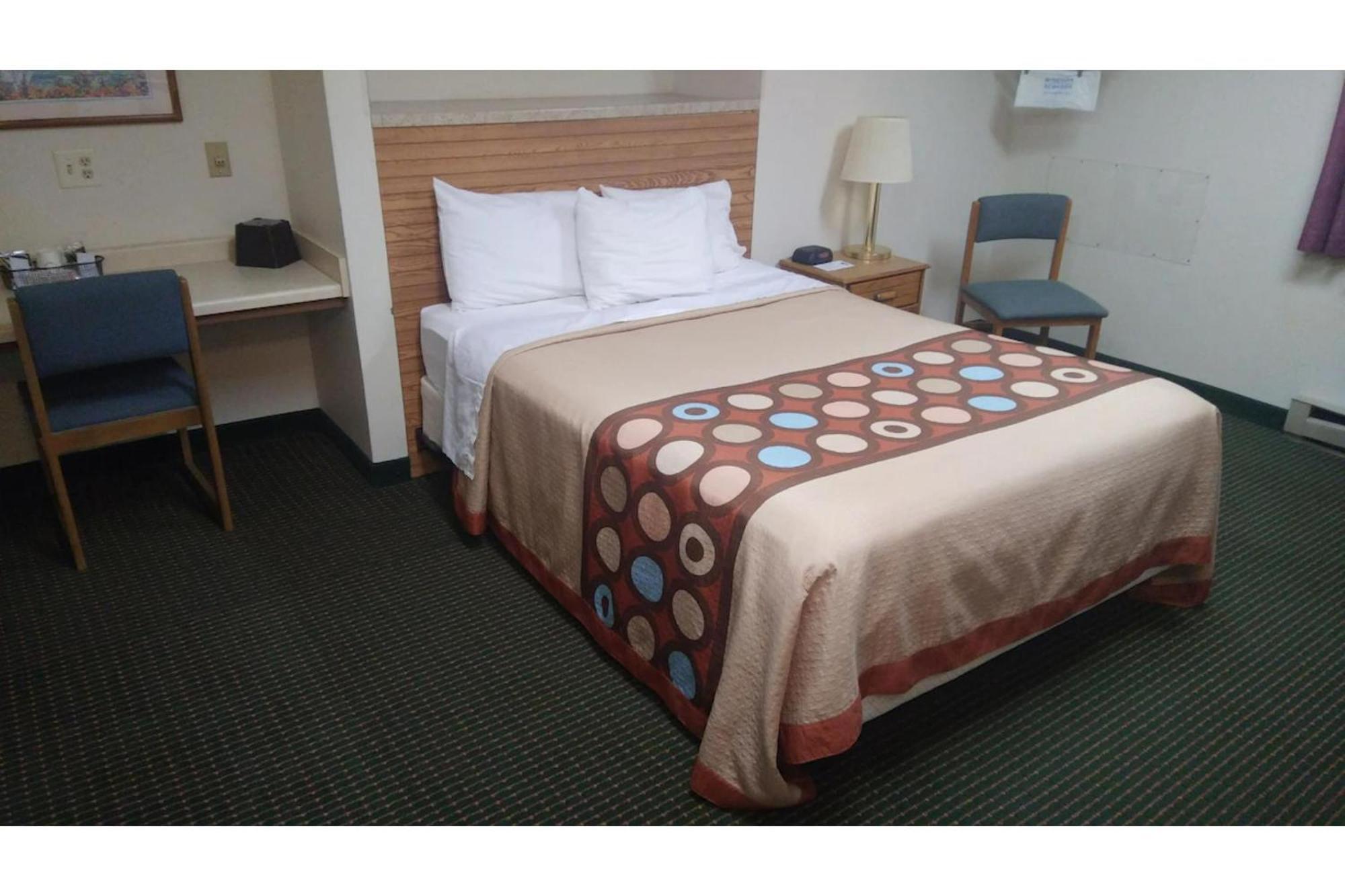 Hotel By Oyo Near Airport Wi 73 Wautoma