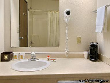 Hotel By Oyo Near Airport Wi 73