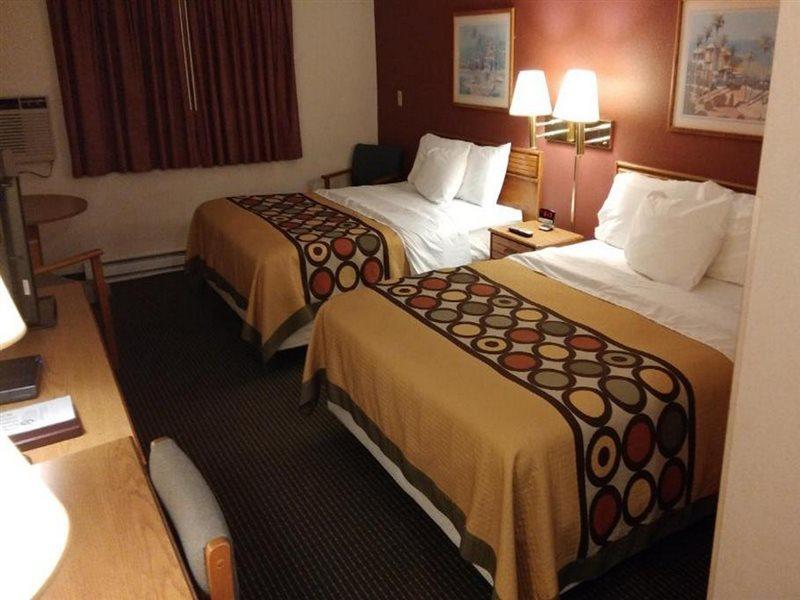 Hotel By Oyo Near Airport Wi 73